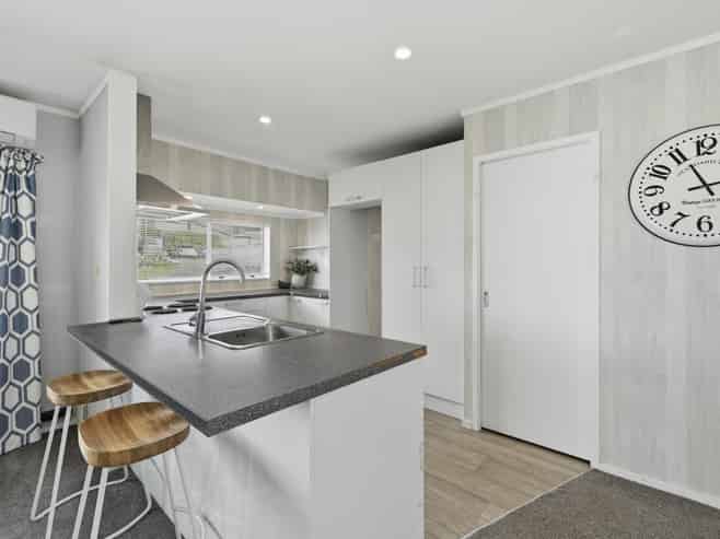 6A Novella Place, Brookfield