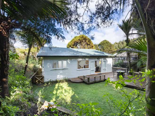 139 Woodlands Park Road, Titirangi