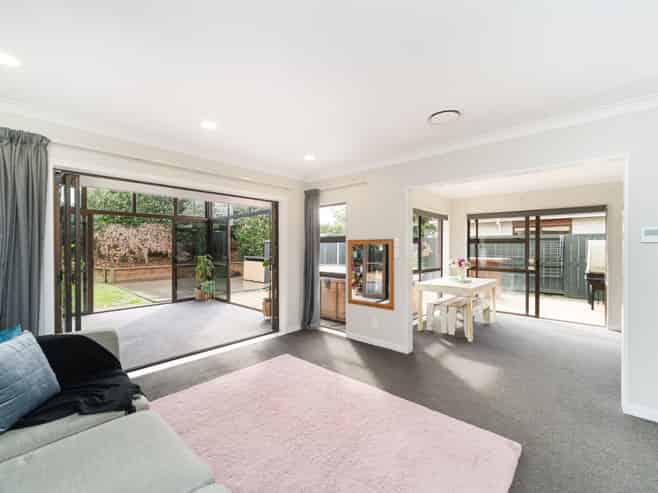 108 John F Kennedy Drive, Milson