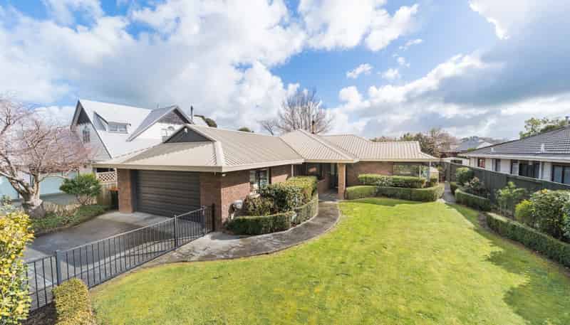 108 John F Kennedy Drive, Milson