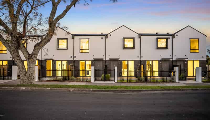 4/12 Wairau Avenue, Avondale