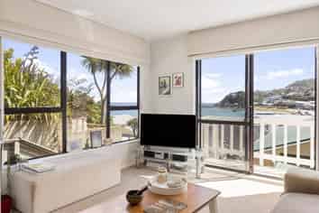 2/238 The Esplanade, Island Bay