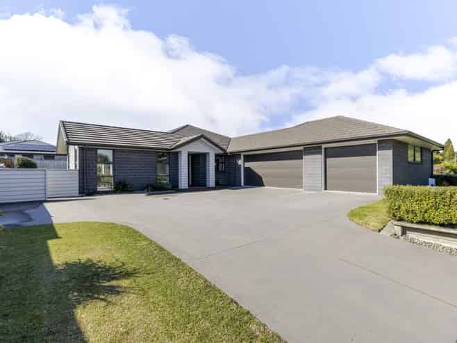 10 Masters Lane, Waitara