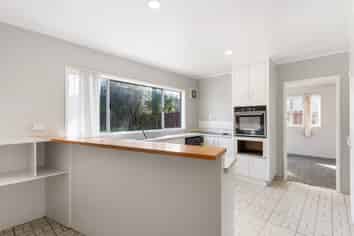 127 Clovelly Road, Bucklands Beach