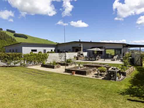 2/675 Whangamata Road, Kinloch