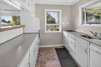 5 McKenzie Road, Mangere Bridge
