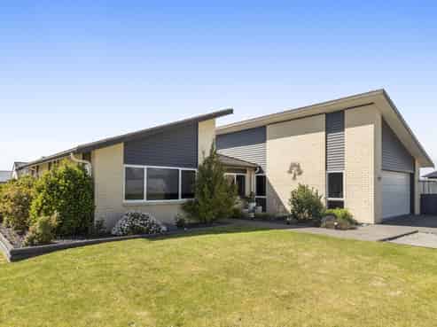 16 Chimera Street, Pegasus