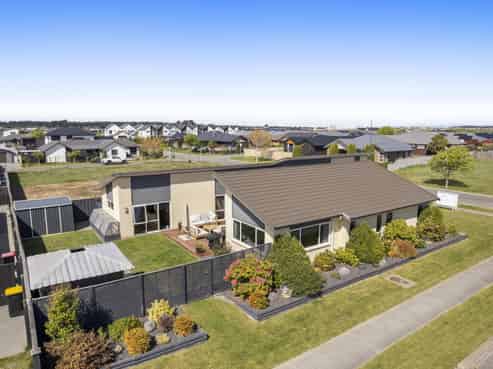 16 Chimera Street, Pegasus