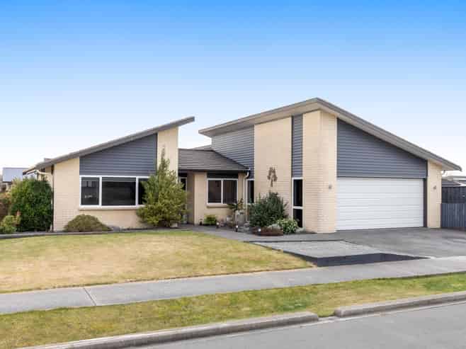 16 Chimera Street, Pegasus