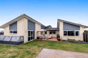 16 Chimera Street, Pegasus