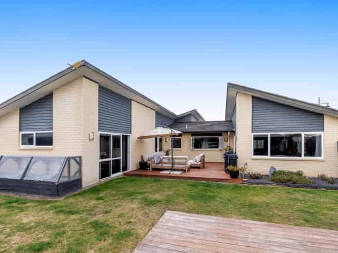 16 Chimera Street, Pegasus