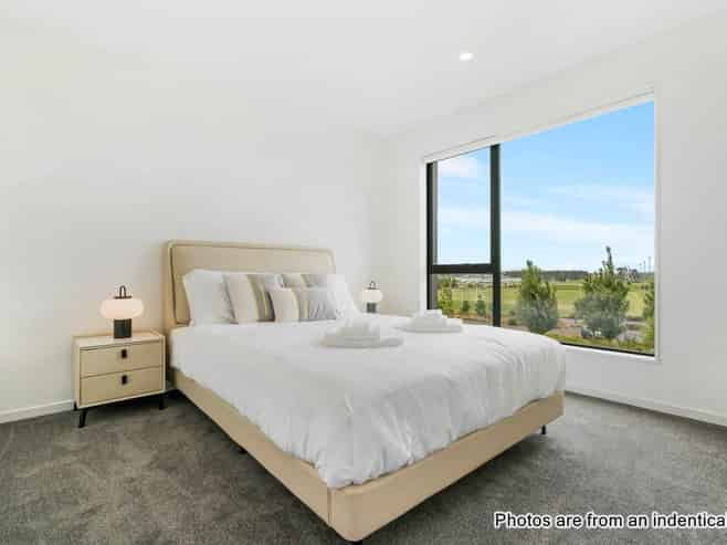 49 Flat Bush School Road, Flat Bush
