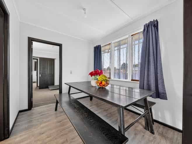 133 Oxford Street, Lansdowne
