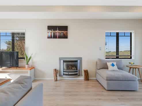 103 Alec Craig Way, Gulf Harbour