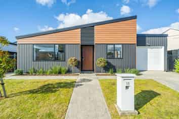 18 Aston Crescent, Wallaceville