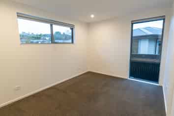 13 Field View, Bradford