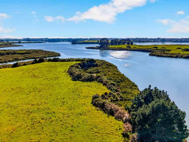 251, 256,  Glenbrook Beach Road, Glenbrook