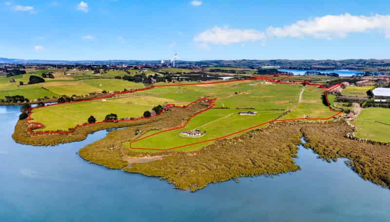 251, 256,  Glenbrook Beach Road, Glenbrook