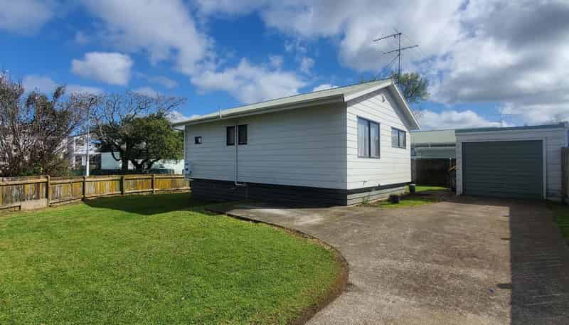 1 Wing Crescent, Papakura