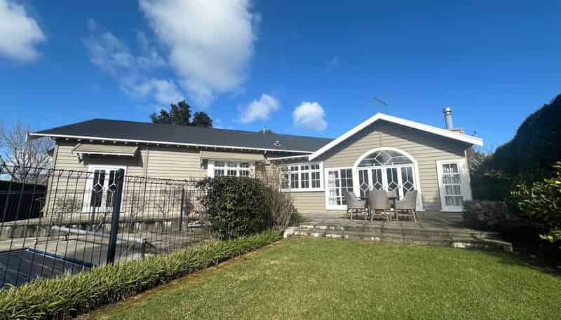 2 Highwic Avenue, Epsom
