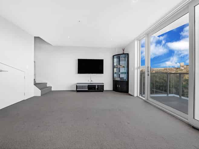 104/7 Rose Garden Lane, Albany