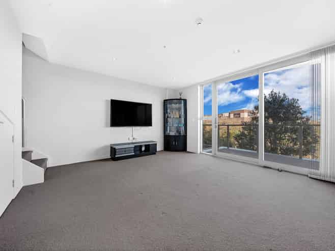 104/7 Rose Garden Lane, Albany