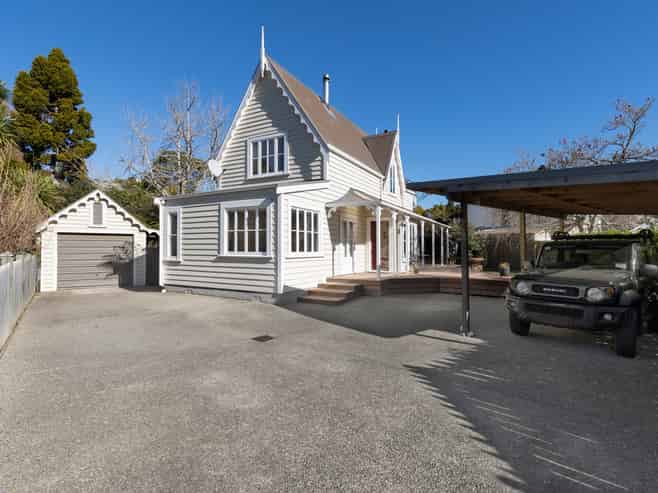 384A Hardy Street East, Nelson