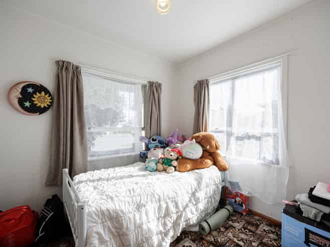 38 Wycliffe Street, Onekawa