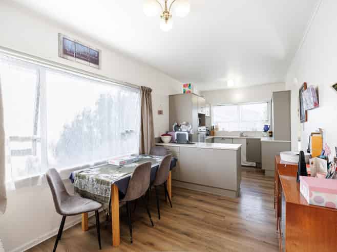 38 Wycliffe Street, Onekawa
