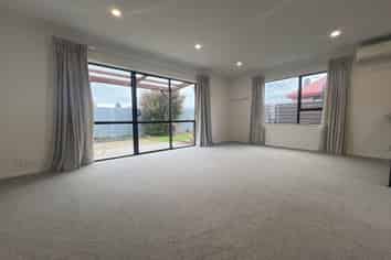 2/91 Chalmers Ave, Ashburton