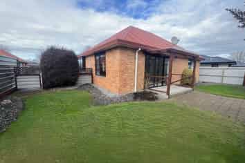 2/91 Chalmers Ave, Ashburton