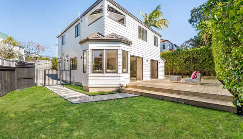 2/19 Rodney Road, Northcote Point