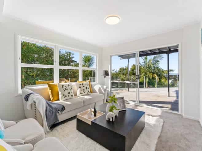8 Summit Drive, Torbay