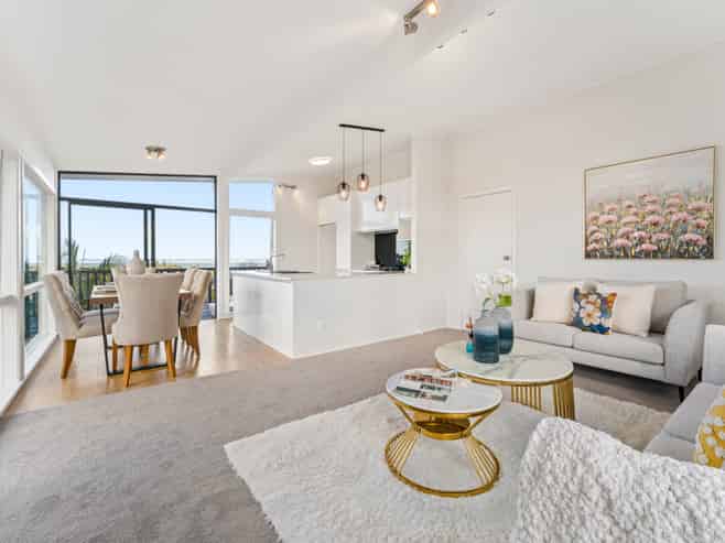 8 Summit Drive, Torbay