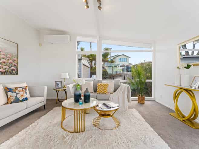 8 Summit Drive, Torbay