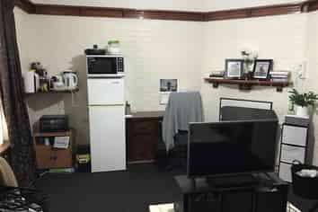 Room 2/17 Park Street, North Dunedin