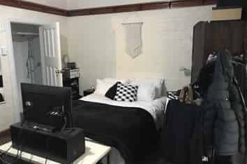 Room 2/17 Park Street, North Dunedin