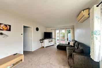 1/11 Royston Street, Rosehill