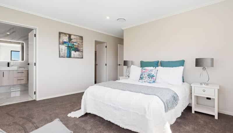 19 Drumnaconagher Road, Flat Bush