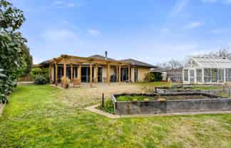 6 Rembrandt Drive, ROLLESTON