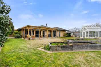 6 Rembrandt Drive, ROLLESTON