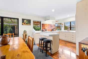 6 Rembrandt Drive, ROLLESTON