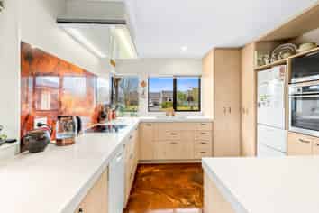 6 Rembrandt Drive, ROLLESTON