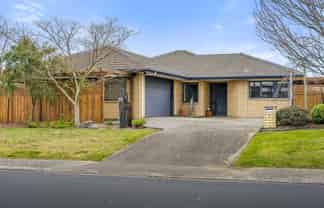6 Rembrandt Drive, ROLLESTON