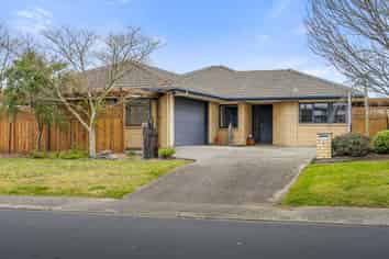 6 Rembrandt Drive, ROLLESTON