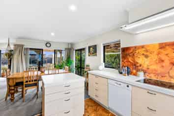 6 Rembrandt Drive, ROLLESTON