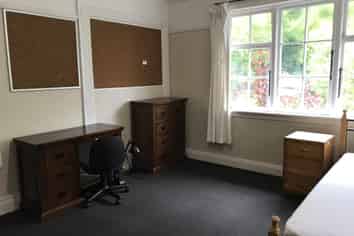 Room 4/17 Park Street, North Dunedin