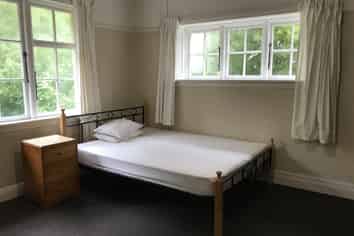 Room 4/17 Park Street, North Dunedin