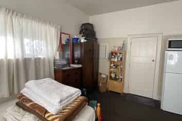 Room 4/17 Park Street, North Dunedin