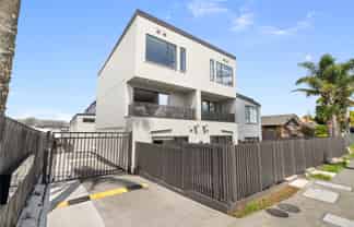 2/289 Mount Albert Road, Sandringham